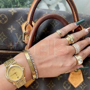 gold vintage gucci watch